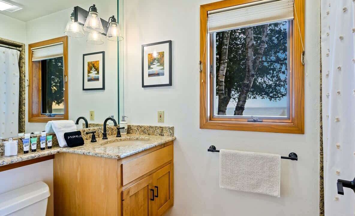 Photo of Bathroom in Baileys Harbor