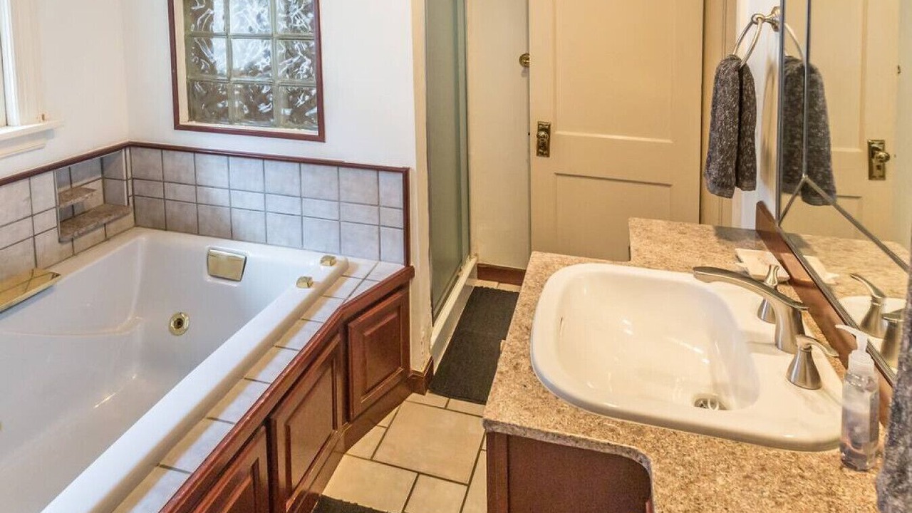 Photo of Bathroom in Maple Ridge