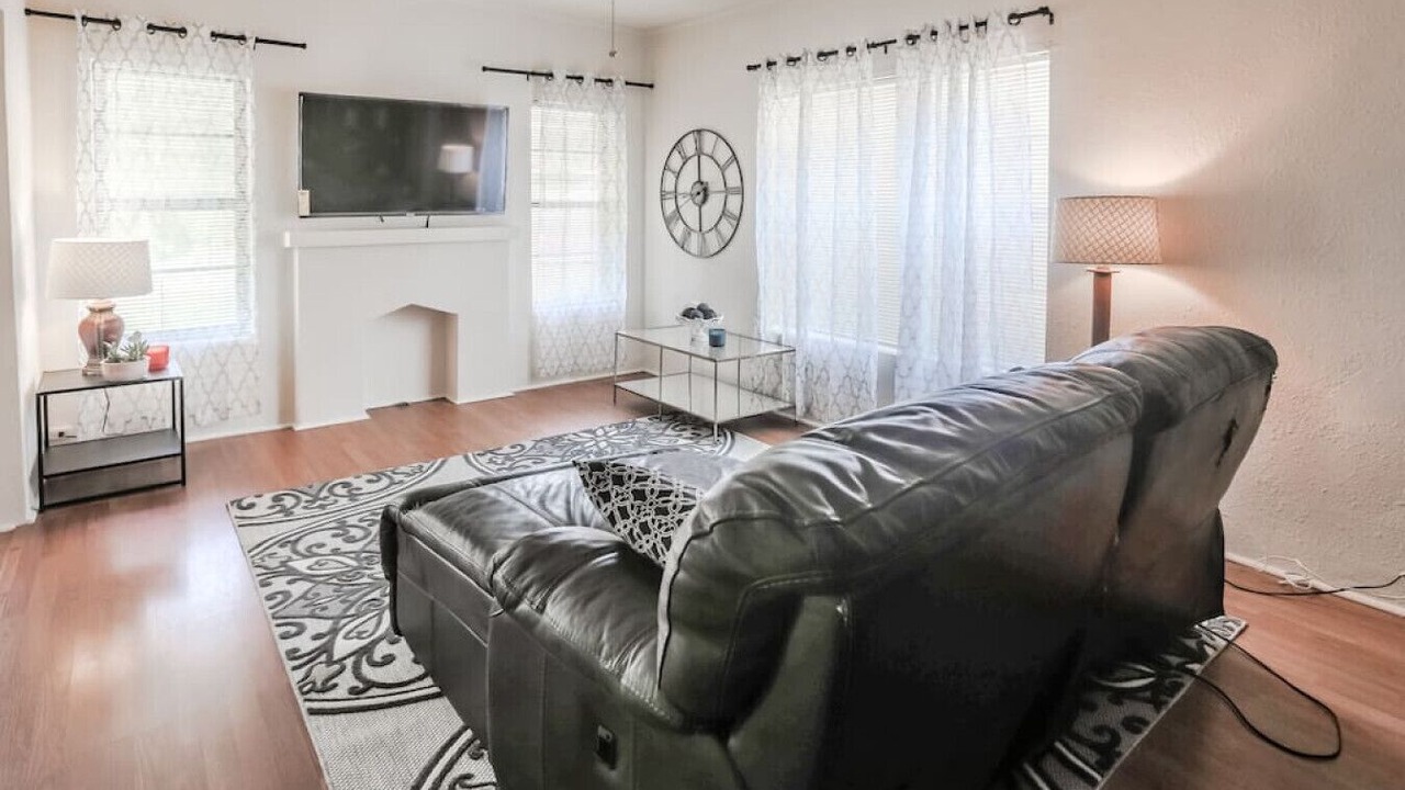 Photo of Livingroom in Maple Ridge