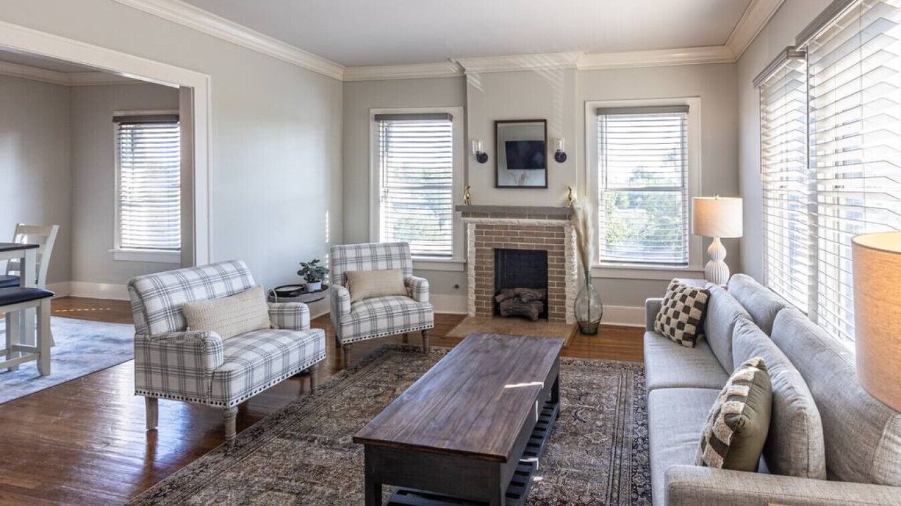 Photo of Livingroom in Maple Ridge
