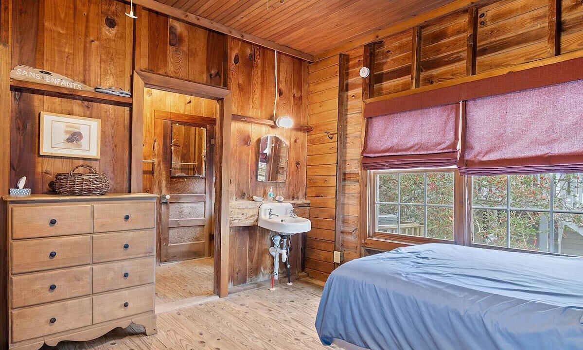 Photo of Bedroom in Pawleys Island