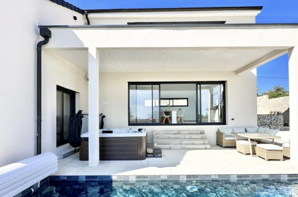 Photo of Patio Balcony in Corcelles-les-Monts