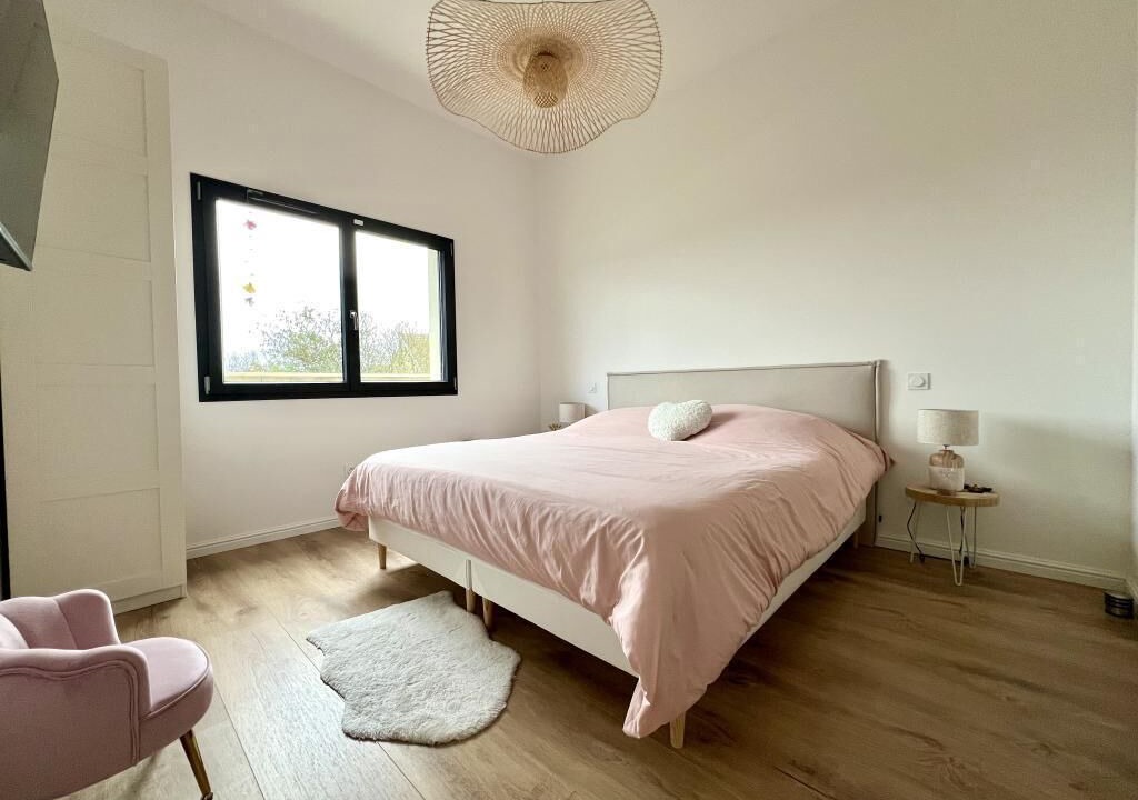 Photo of Bedroom in Corcelles-les-Monts
