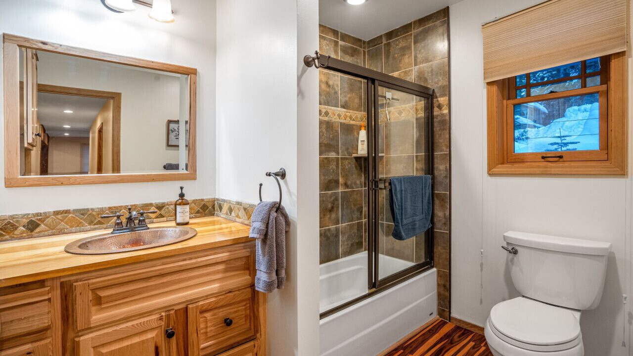 Photo of Bathroom in Kingswood Estates