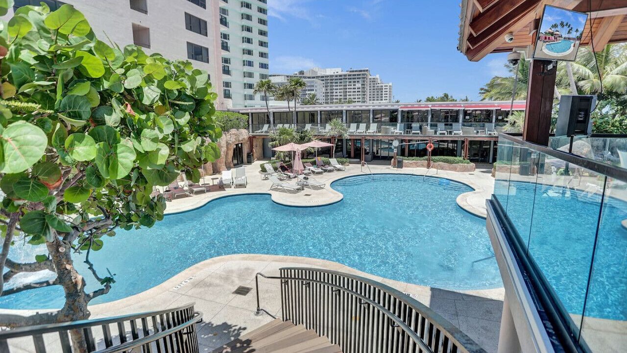 Photo of Outdoor in Mid Beach