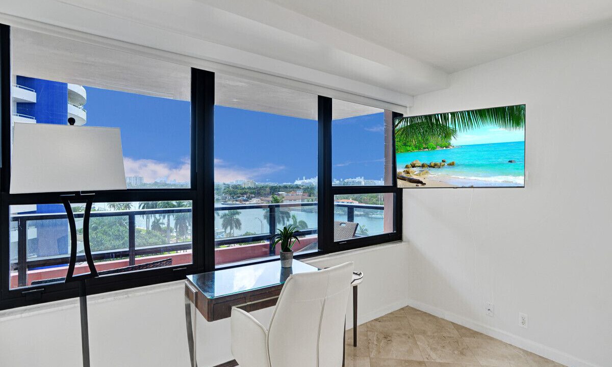 Photo of Others in Mid Beach