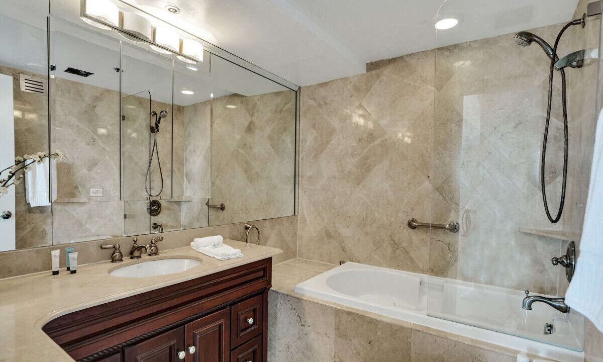 Photo of Bathroom in Mid Beach