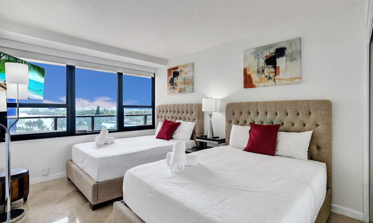 Photo of Bedroom in Mid Beach