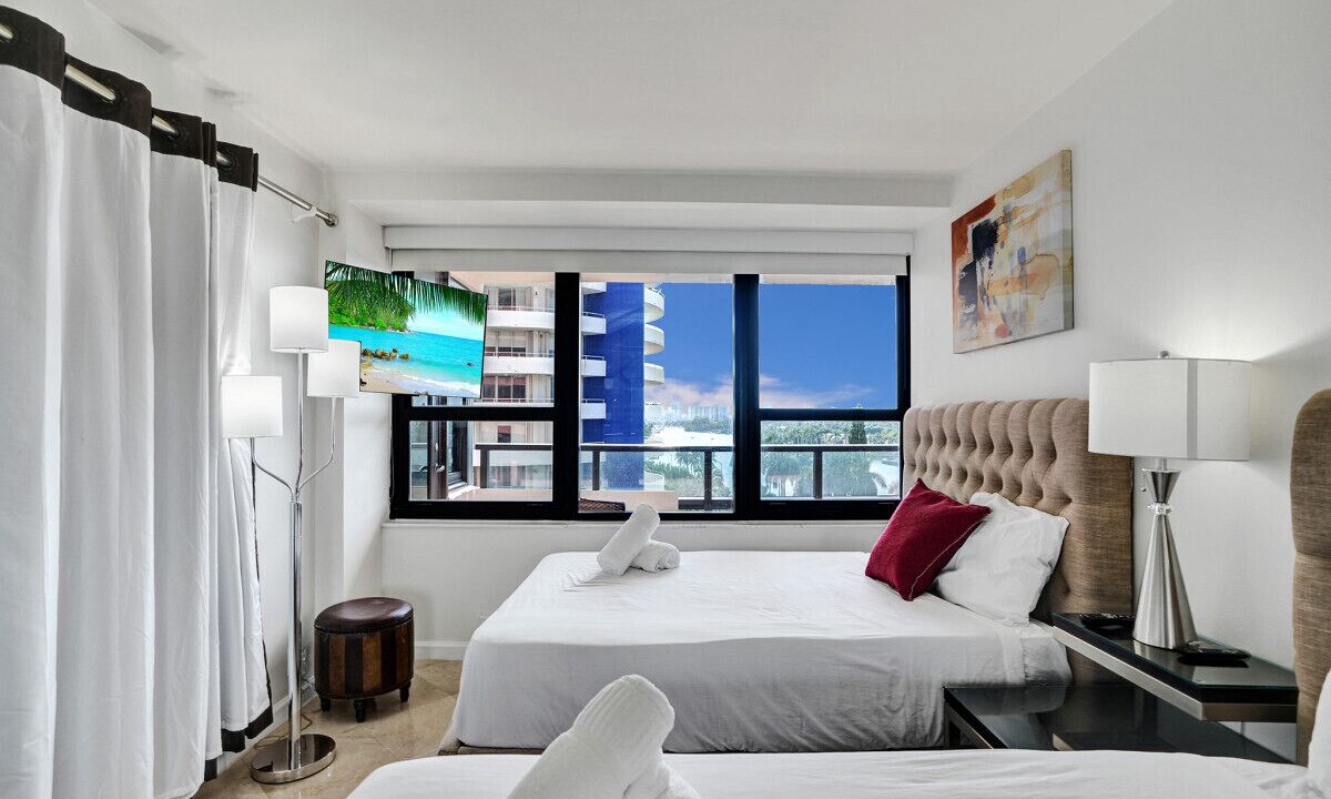Photo of Bedroom in Mid Beach