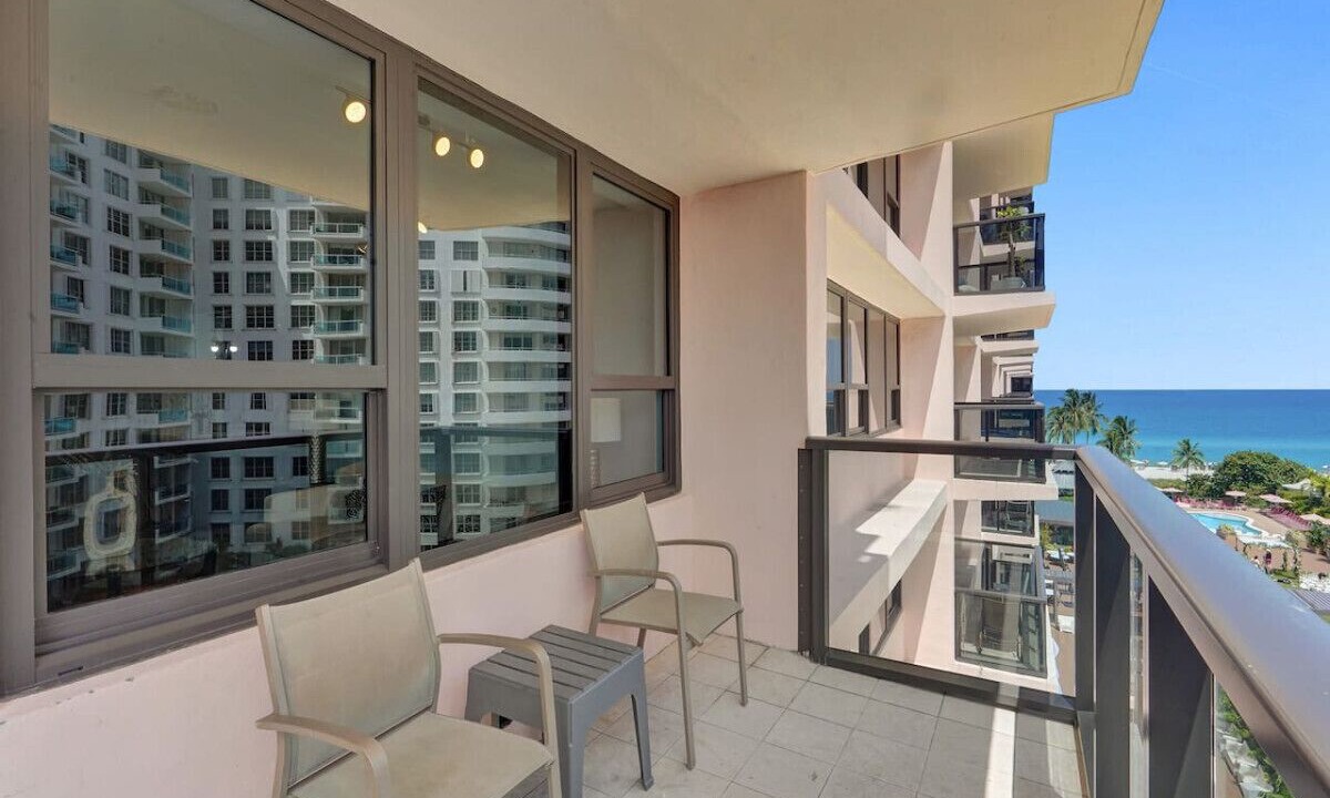 Photo of Outdoor in Mid Beach