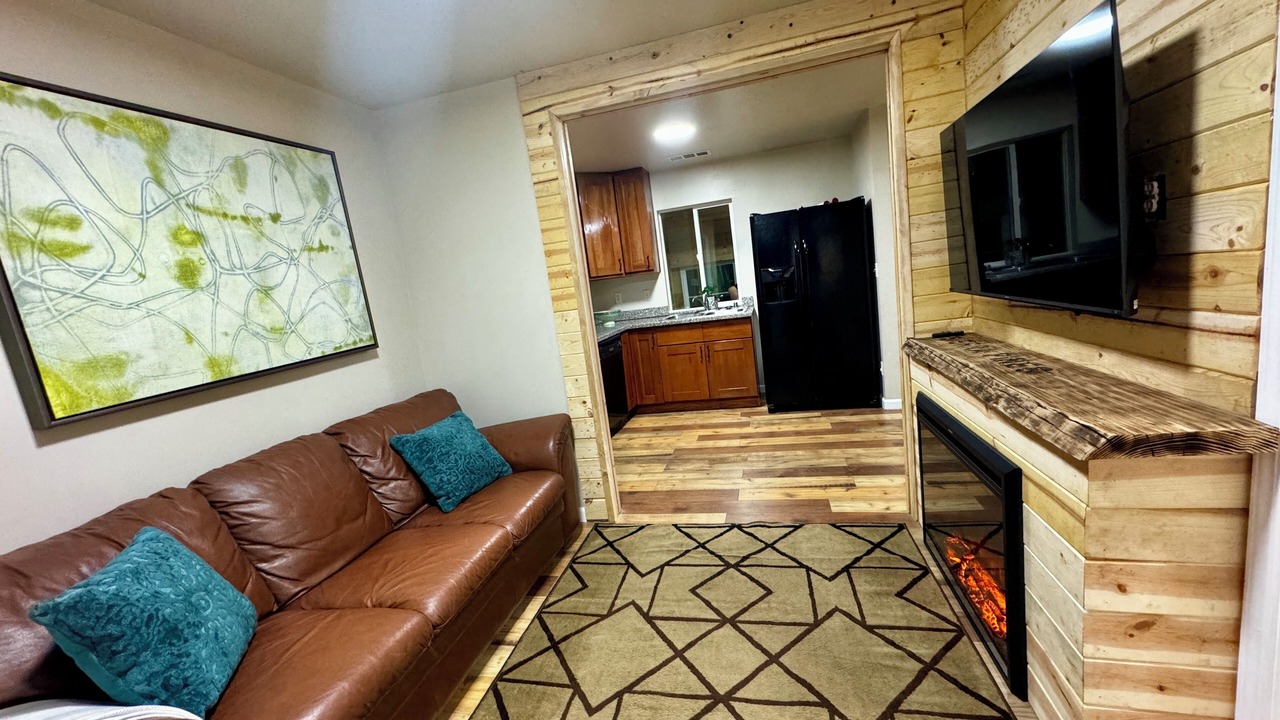Photo of Livingroom in Echo Lake