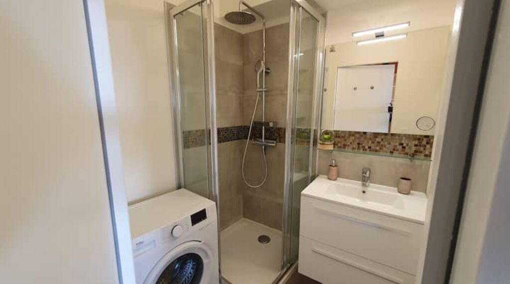 Photo of Bathroom in La Grande-Motte
