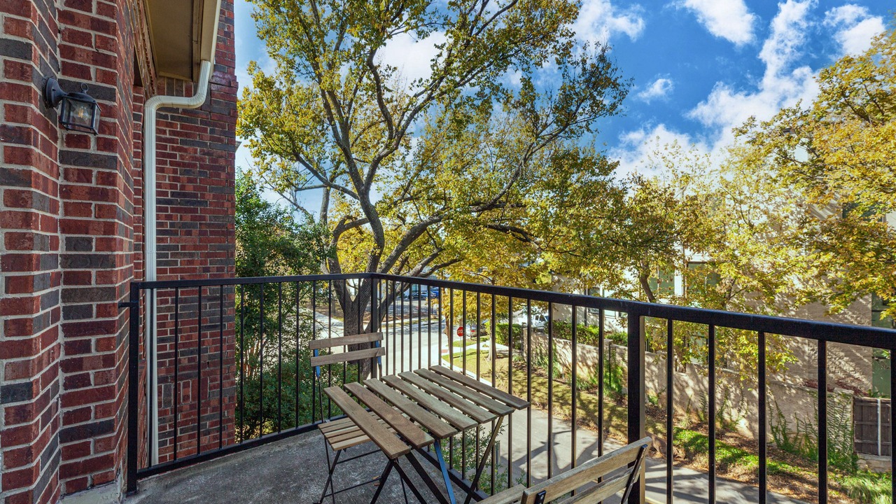 Photo of Outdoor in Oak Lawn