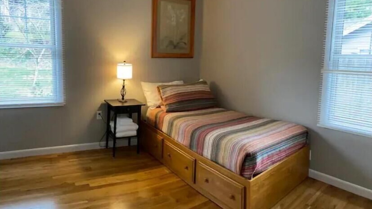 Photo of Bedroom in Jennings Lodge