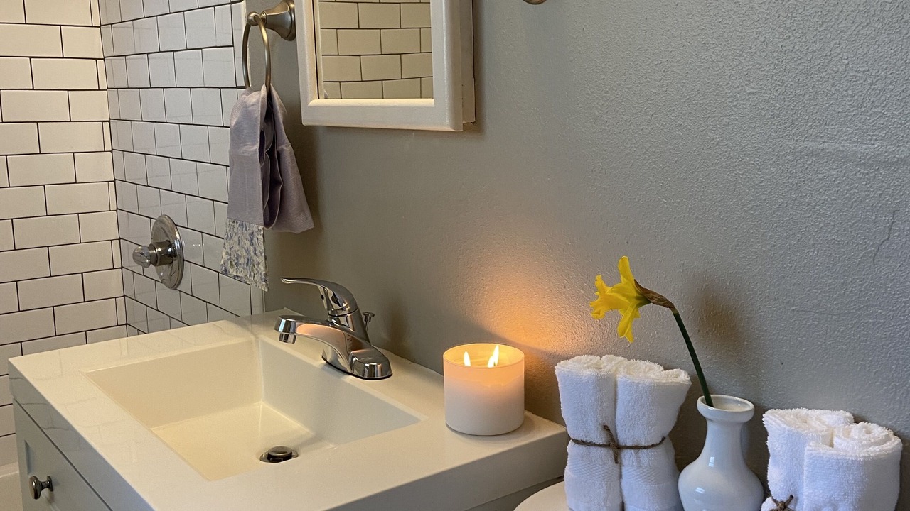 Photo of Bathroom in Jennings Lodge