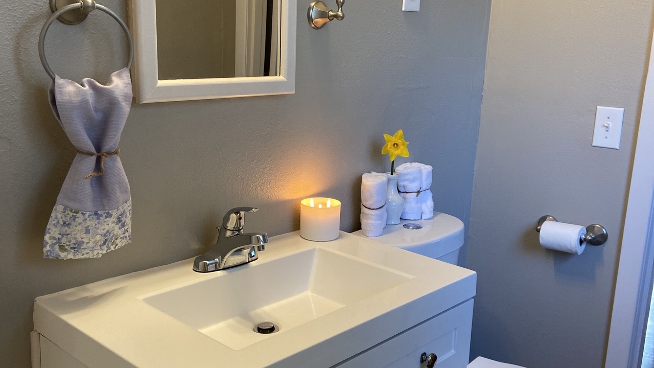 Photo of Bathroom in Jennings Lodge