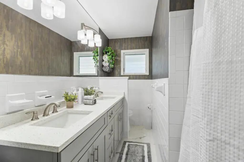 Photo of Bathroom in Tropic