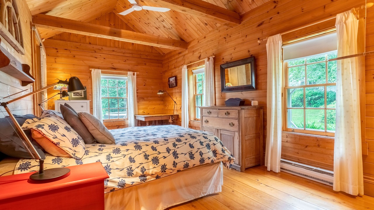 Photo of Bedroom in Lac-Brome