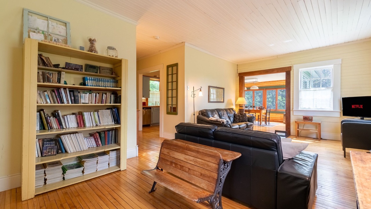 Photo of Livingroom in Lac-Brome