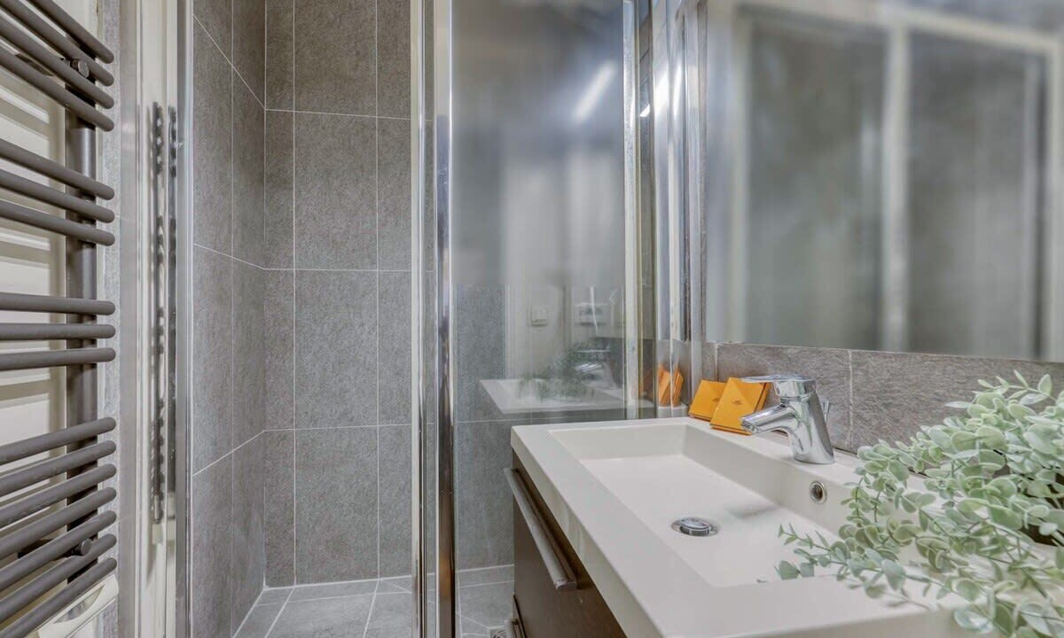 Photo of Bathroom in Quartier de la Porte-Saint-Denis