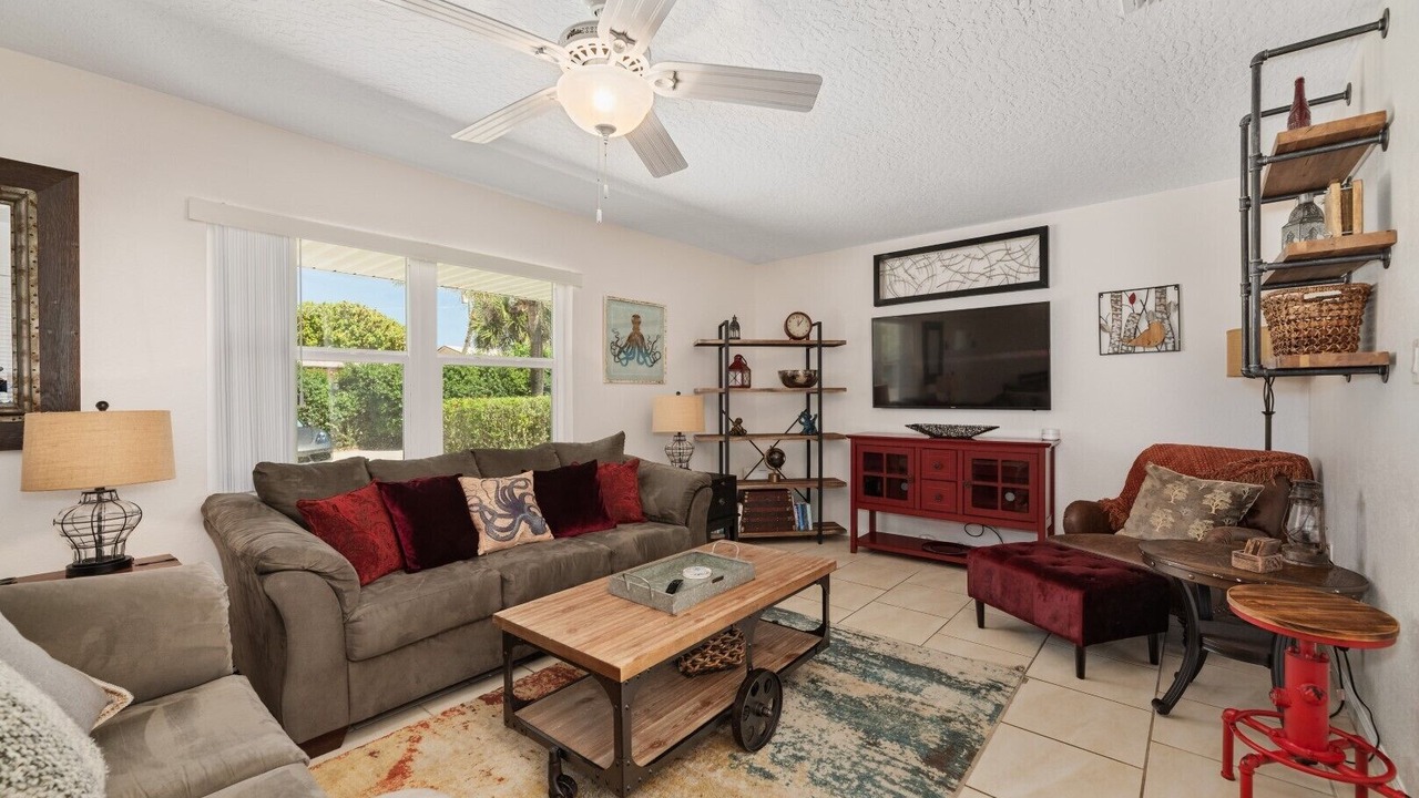 Photo of Livingroom in Melbourne Beach