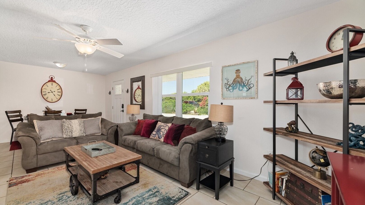 Photo of Livingroom in Melbourne Beach