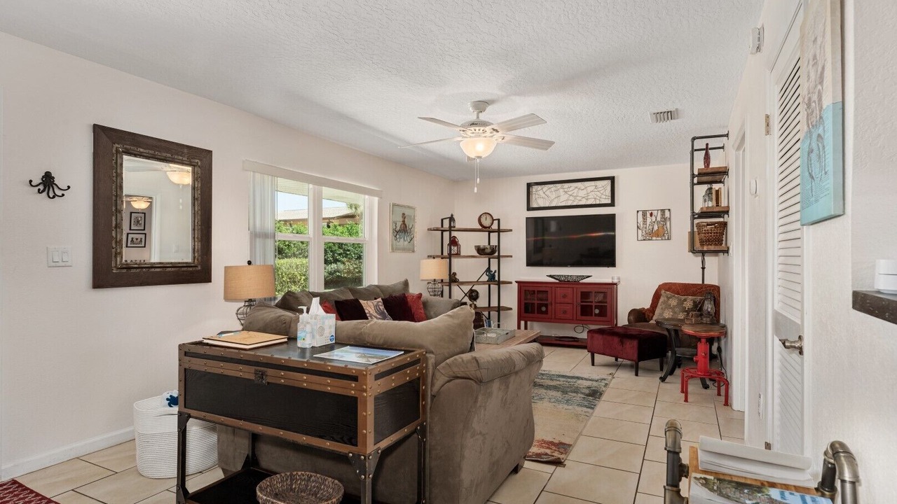Photo of Livingroom in Melbourne Beach