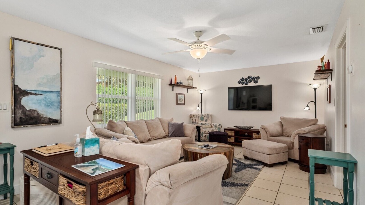 Photo of Livingroom in Melbourne Beach