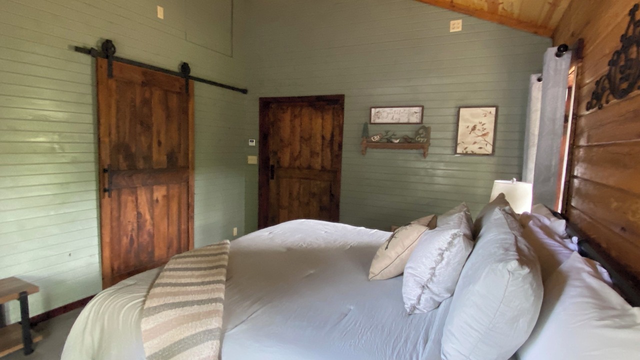 Photo of Bedroom in Tishomingo