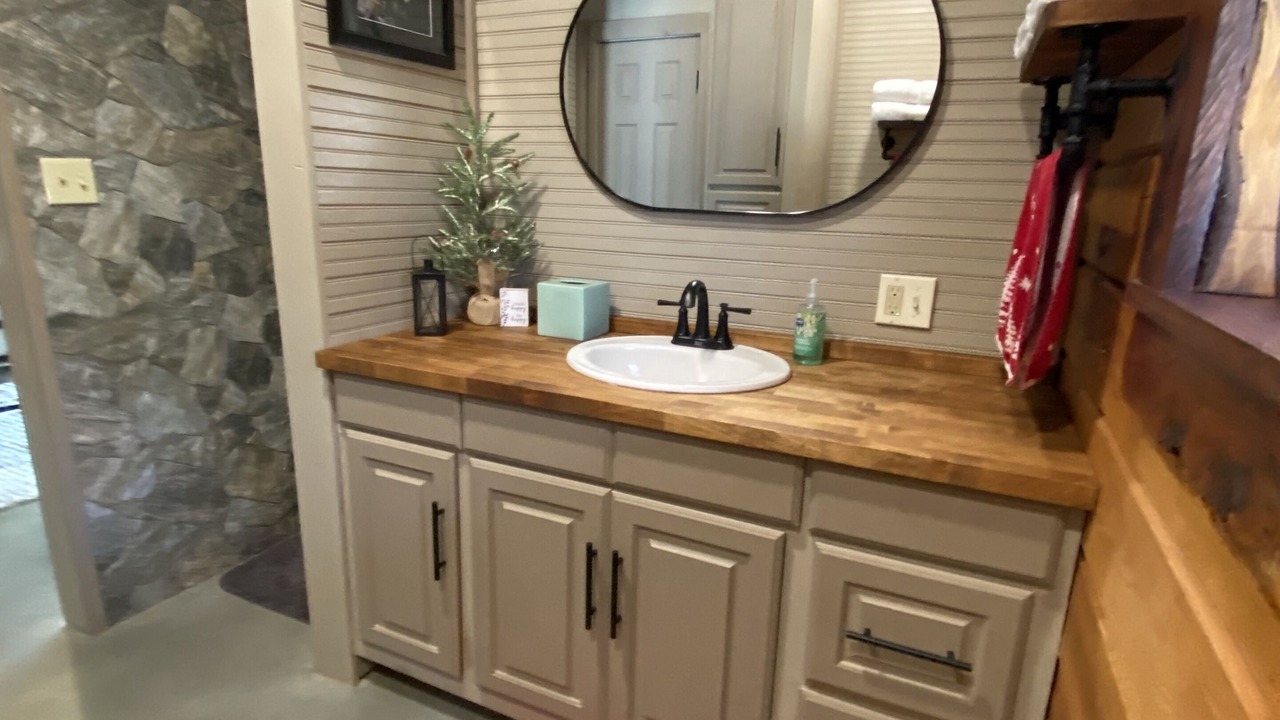 Photo of Bathroom in Tishomingo