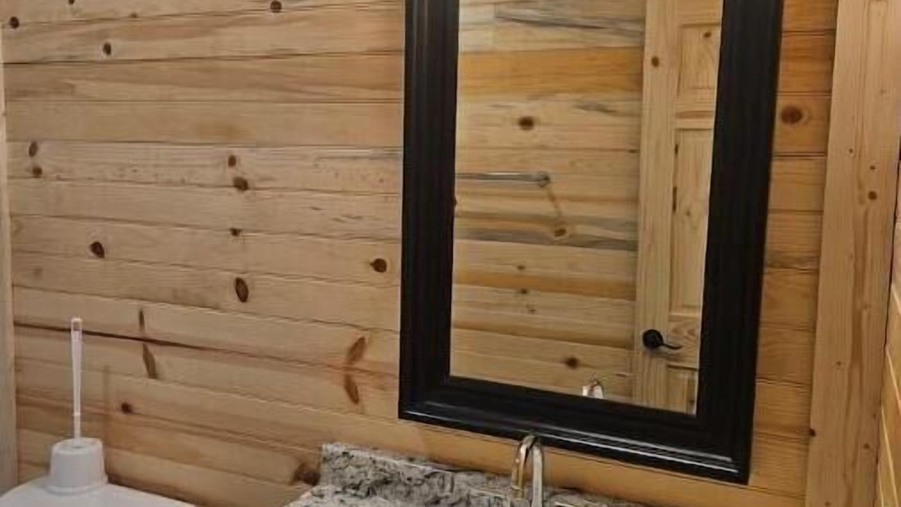 Photo of Bathroom in Hugo