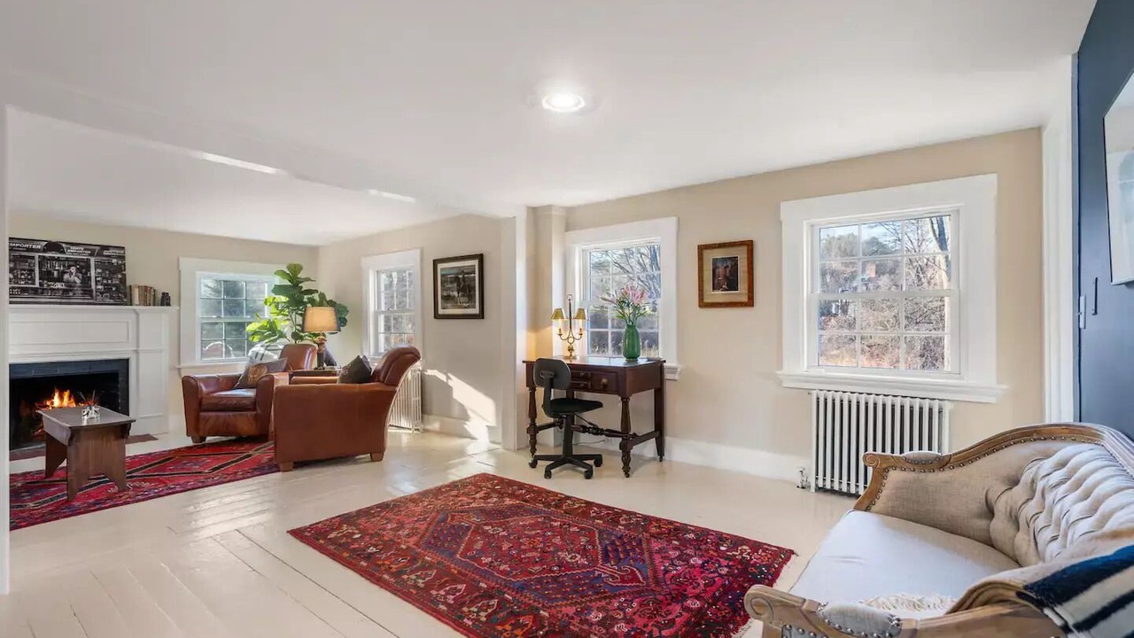 Photo of Livingroom in Framingham