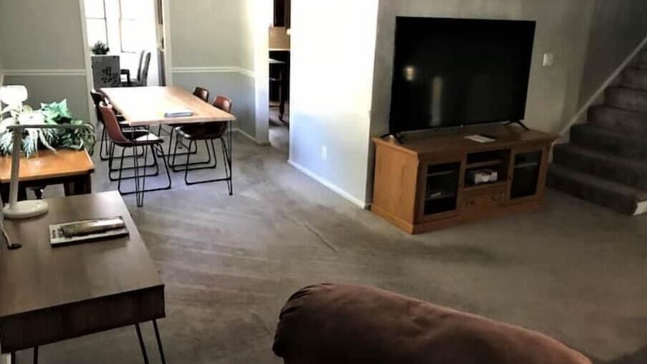 Photo of Livingroom in North Central