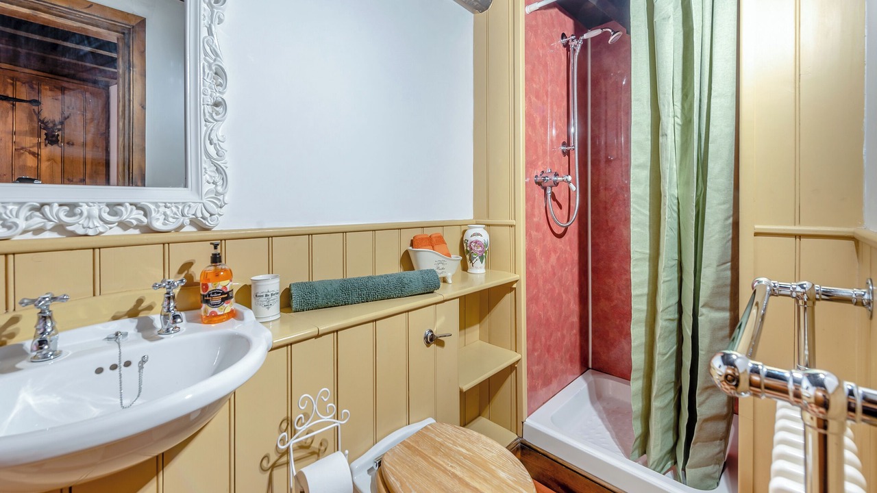 Photo of Bathroom in Pentrefelin