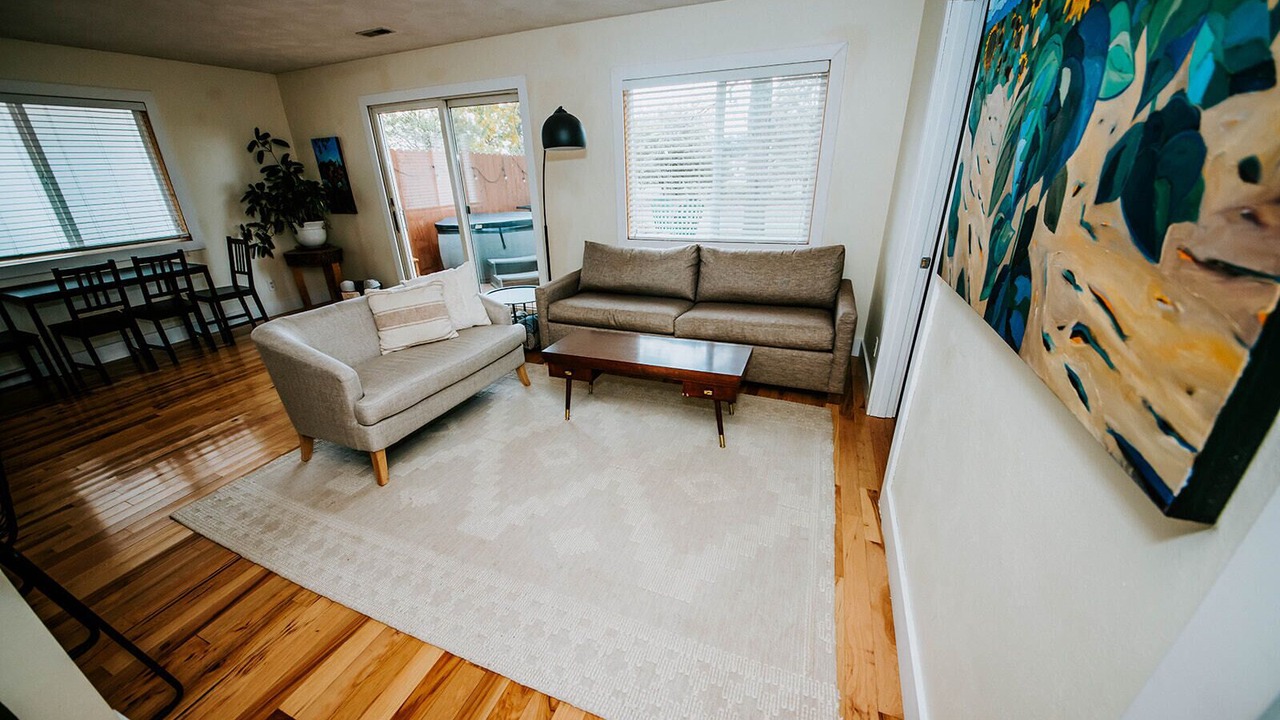 Photo of Livingroom in Battle Creek