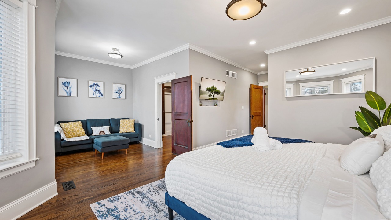 Photo of Bedroom in Wrigleyville