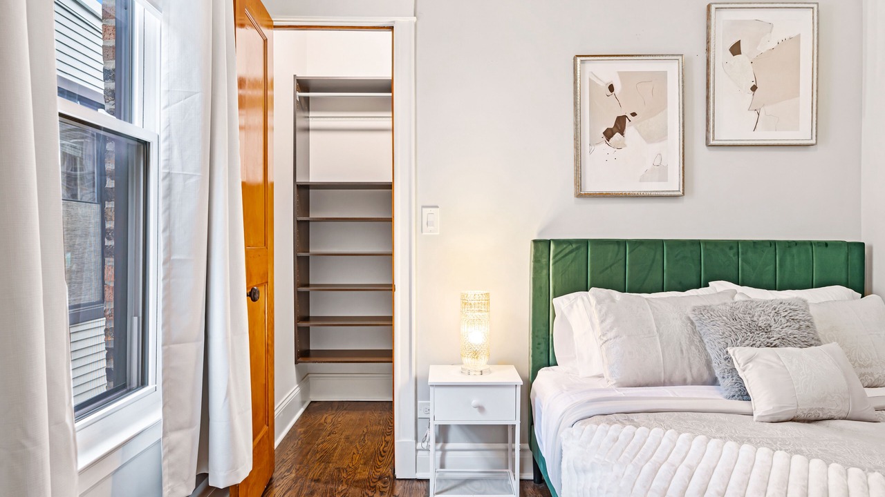 Photo of Bedroom in Wrigleyville