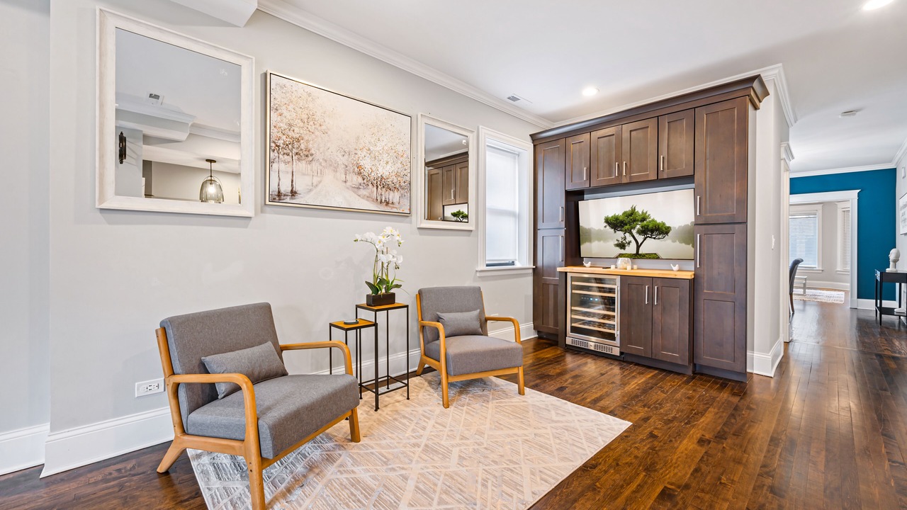 Photo of Livingroom in Wrigleyville