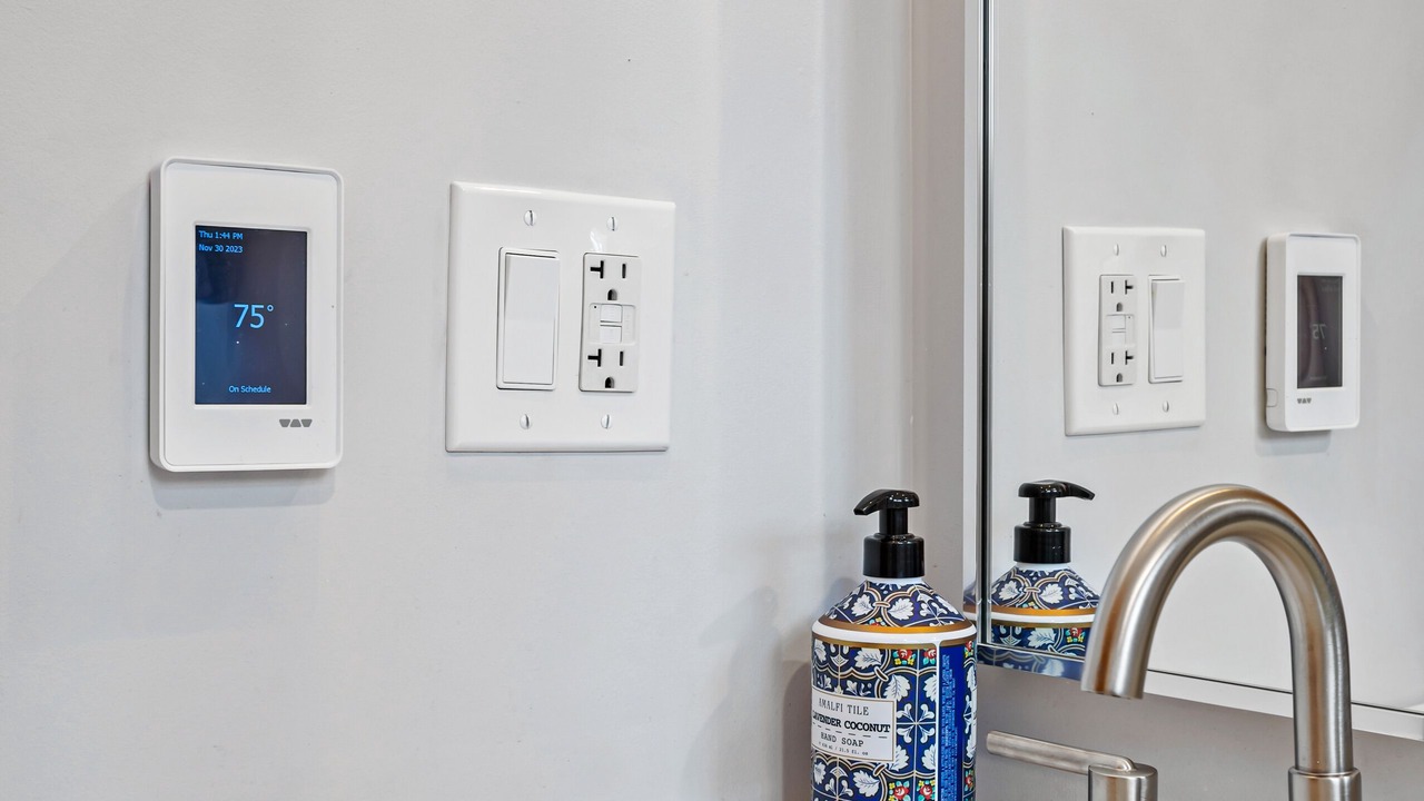 Photo of Bathroom in Wrigleyville