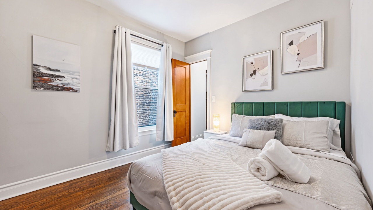 Photo of Bedroom in Wrigleyville