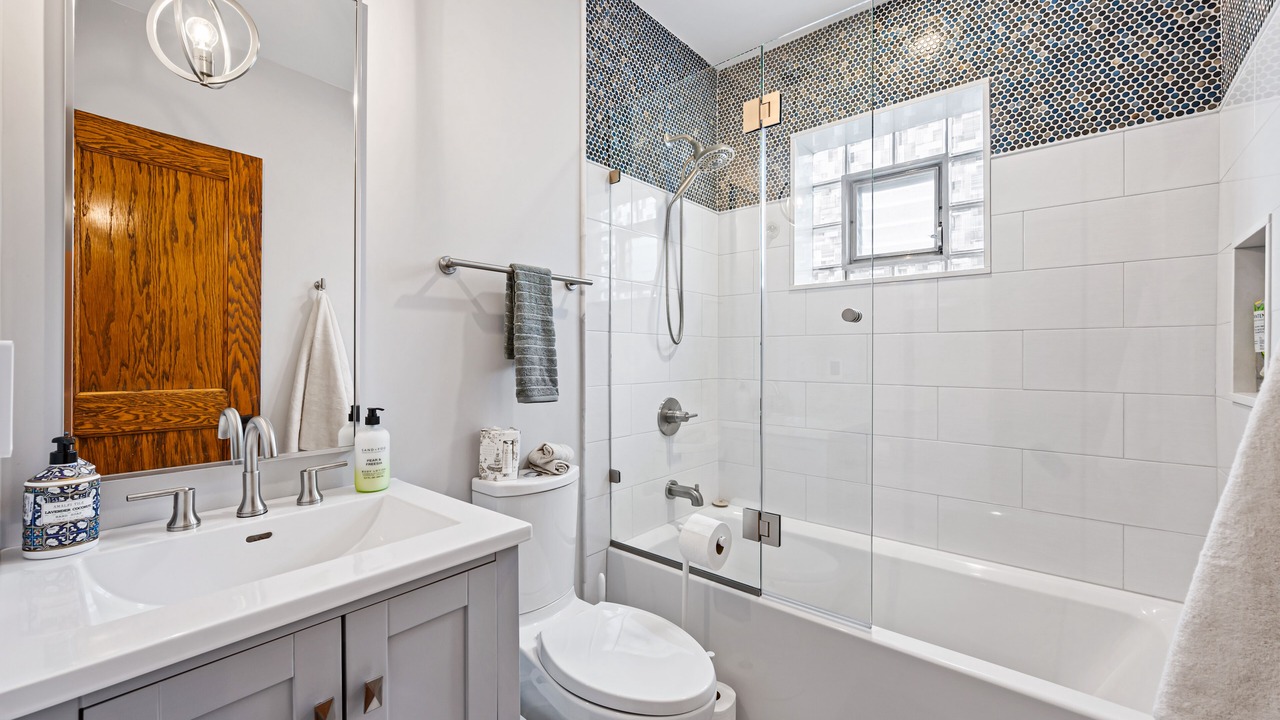 Photo of Bathroom in Wrigleyville