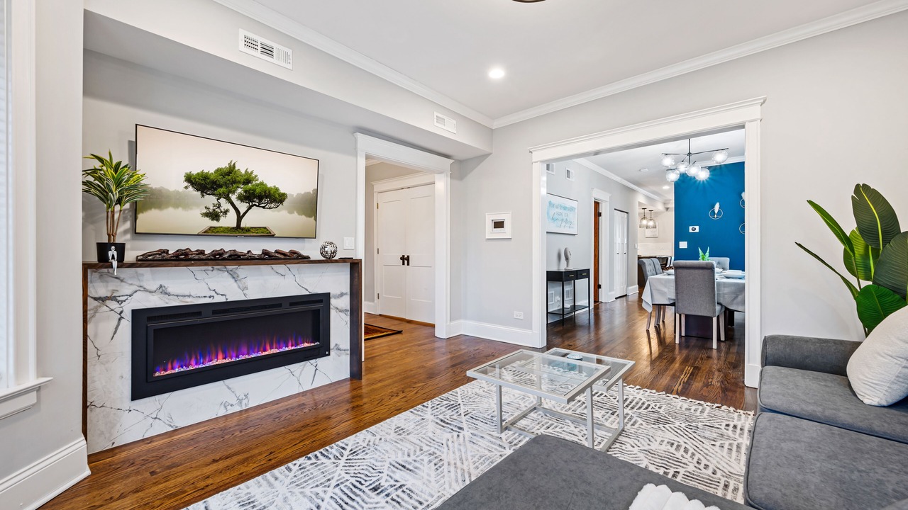 Photo of Livingroom in Wrigleyville