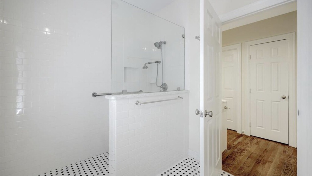 Photo of Bathroom in Uptown