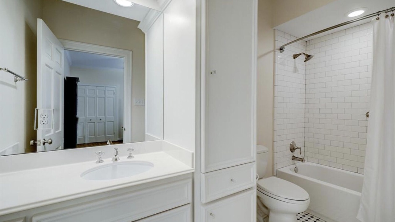 Photo of Bathroom in Uptown