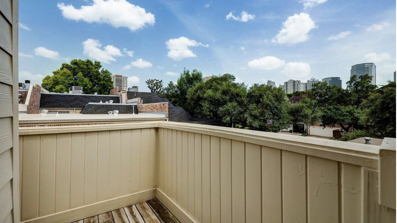 Photo of Outdoor in Uptown