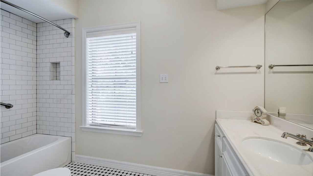 Photo of Bathroom in Uptown