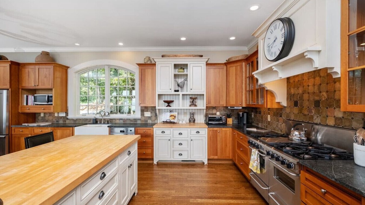 Photo of Kitchen in Roseland