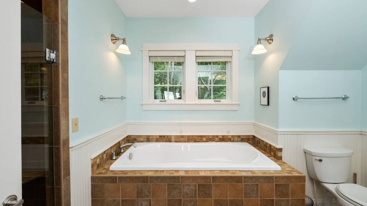 Photo of Bathroom in Roseland