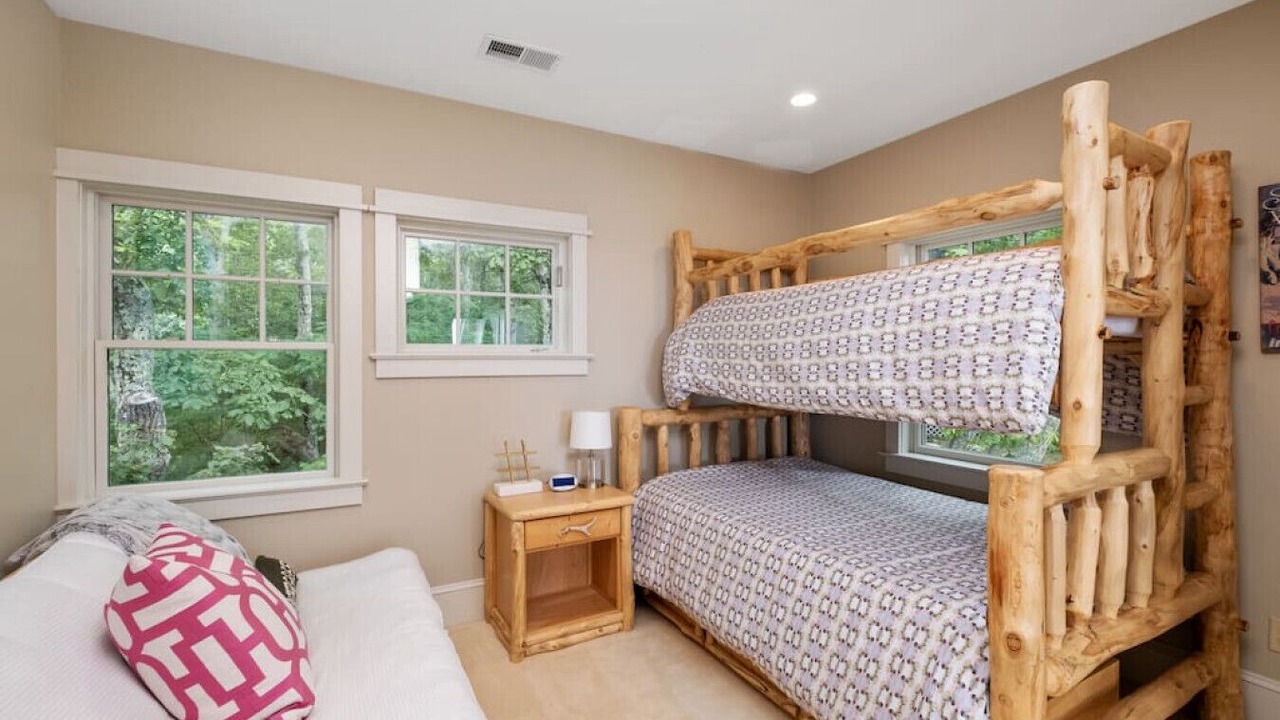 Photo of Bedroom in Roseland
