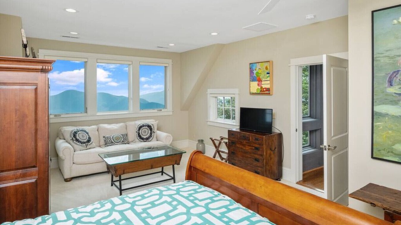 Photo of Bedroom in Roseland